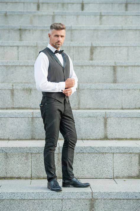 Hombre con traje elegante