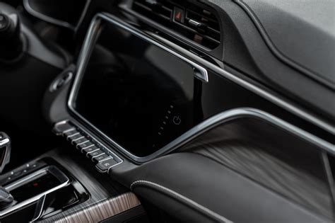 Interfaz de pantalla táctil de un coche moderno