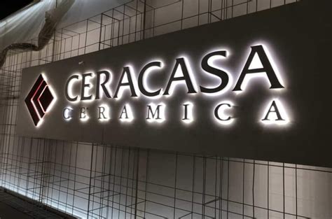 Ejemplo de letras corpóreas luminosas para un negocio