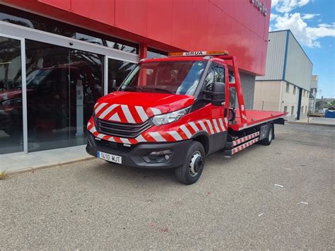 Un camión de asistencia en carretera