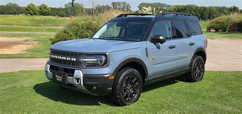 Comparativa visual de las versiones Big Bend y Badlands de la Ford Bronco Sport