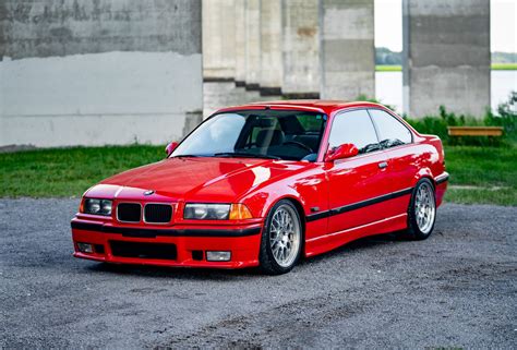 BMW E36 coupe deportivo