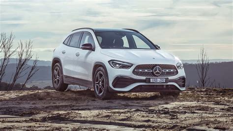 Mercedes-Benz GLA en un entorno natural
