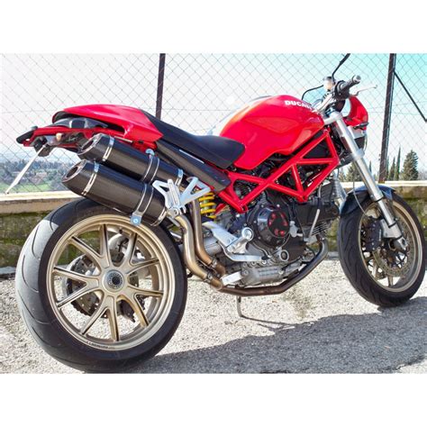 Ducati Monster S2R con escape deportivo