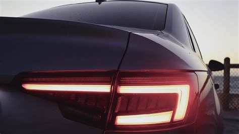 Imagen de la unidad de luces traseras de un Seat Toledo 2, mostrando la tercera luz de freno y las luces antiniebla.