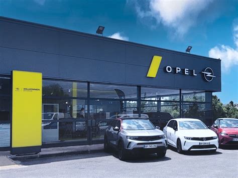 Opel Corsa en un concesionario