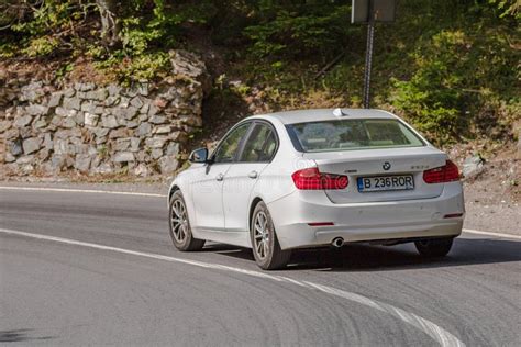 BMW 320d en carretera