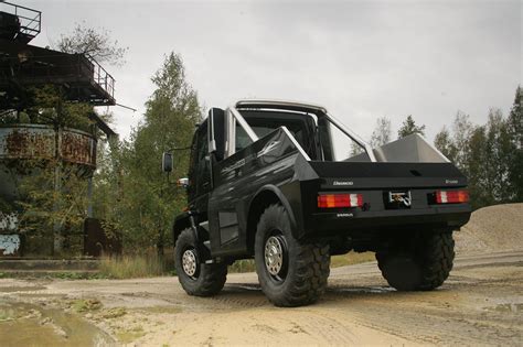 Brabus U500 Black Edition con neumáticos todoterreno
