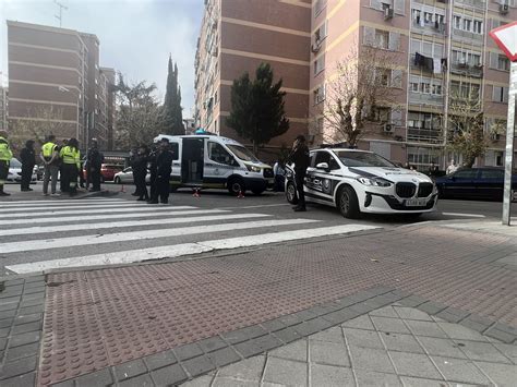 Camión detenido en la escena de un atropello