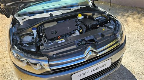 Salpicadero Citroën C-Elysée con indicador de combustible