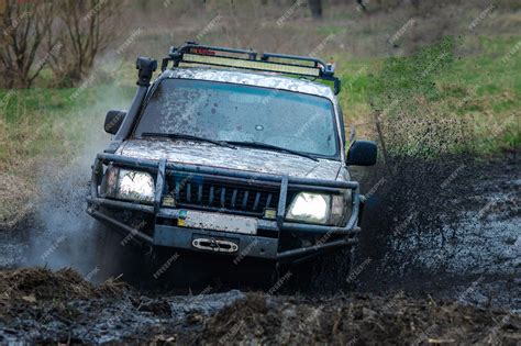 vehículo todoterreno en acción