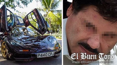 McLaren F1 chasis 39 con interior rojo y llantas doradas