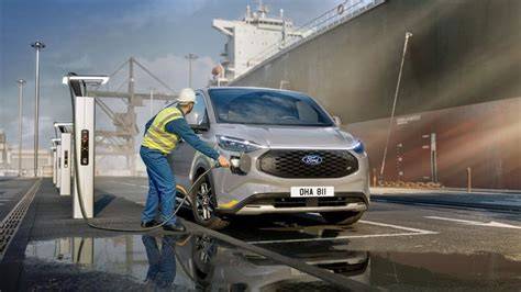 Ford E-Transit en carga