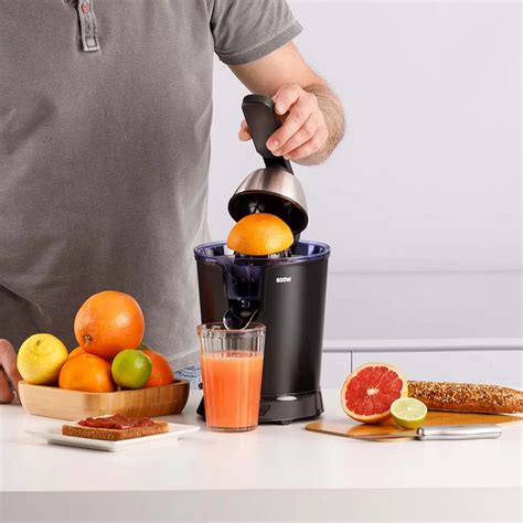 Un exprimidor de naranjas moderno y elegante