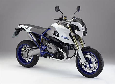 BMW HP2 Megamoto vista lateral