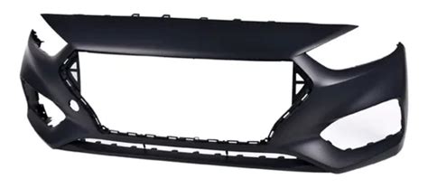 Detalle de la defensa delantera de un Hyundai Accent tuneado