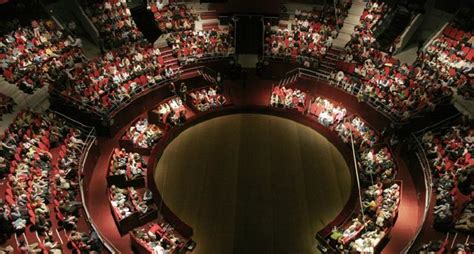 Vista aérea del teatro Le Rêve con el escenario circular