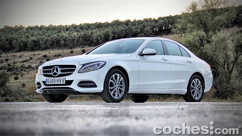 Mercedes-Benz Clase C180 en un concesionario