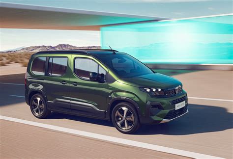 Peugeot Rifter en un concesionario español