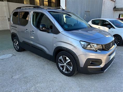 Peugeot Rifter GT Line con detalles deportivos