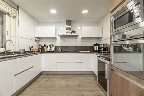 Cocina moderna con electrodomésticos Fagor