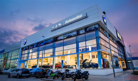 Fachada de un concesionario BMW Motorrad