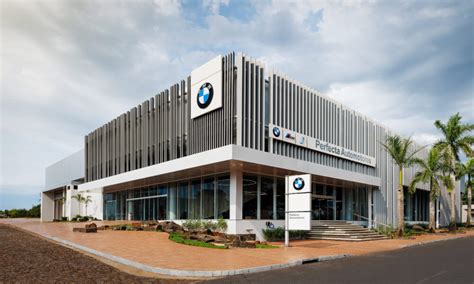 Fachada de concesionario BMW
