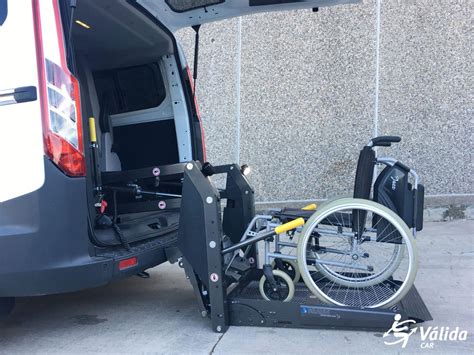 Vehículo adaptado para silla de ruedas