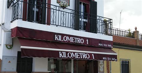 Fachada del restaurante Comidas Kilómetro 1 en Bormujos