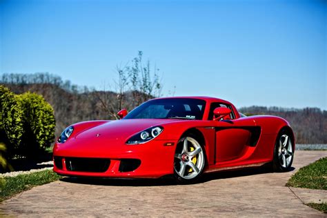 Porsche Carrera GT rojo