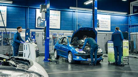 Fachada de un taller Norauto