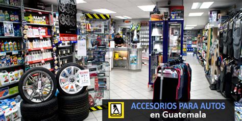 Variedad de accesorios para vehículos en una tienda