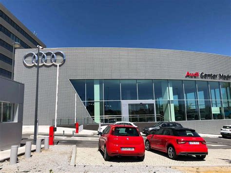 Fachada de un concesionario Audi
