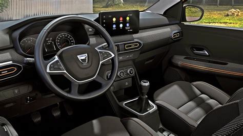 Interior de un Dacia Sandero Stepway con pantalla táctil