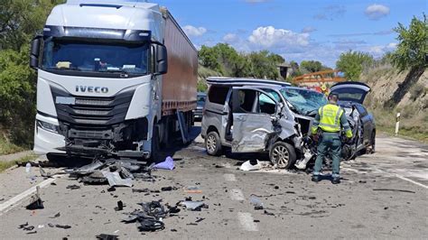 Accidente de tráfico en carretera