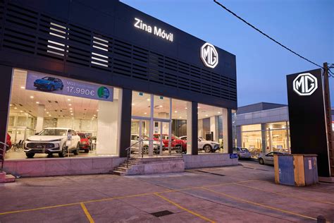 Fachada del concesionario Zina Móvil en Vigo