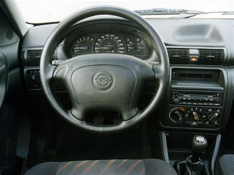Opel Astra F interior