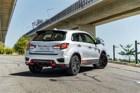 Mitsubishi ASX en un entorno rural navarro