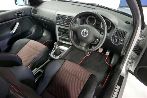 Interior de un Golf GTI Mk4 con asientos Recaro