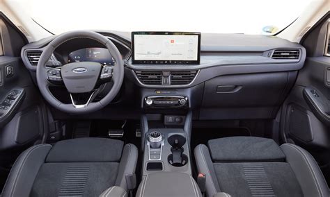 Interior del Ford Kuga de tercera generación con pantalla Sync 4