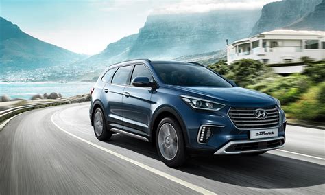 Hyundai Grand Santa Fe exterior