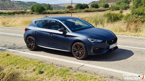 CUPRA León en carretera