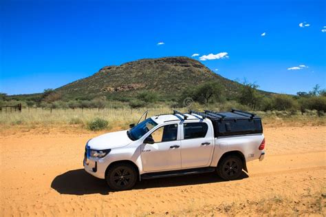 Paisaje de Sudáfrica con un vehículo 4x4