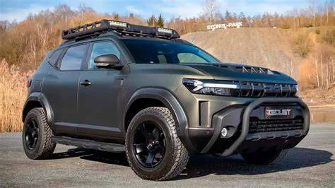 Dacia Duster en un camino de montaña