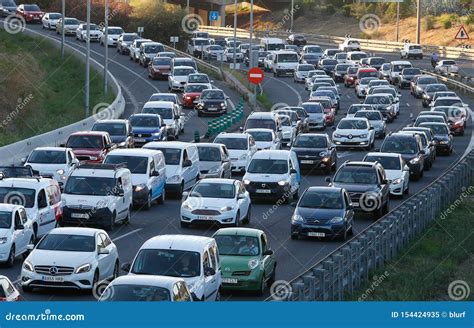 Autopista A-67 con tráfico denso