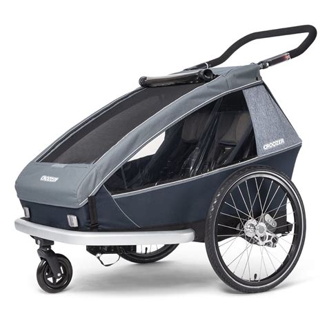 Croozer Kid Vaaya 2 being unfolded