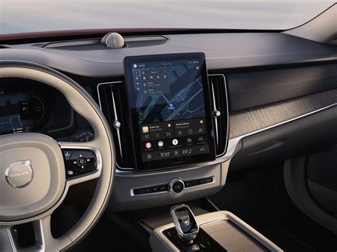 Interior del Volvo S90 con pantalla central