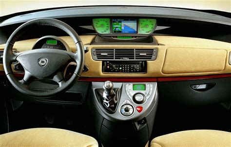 Lancia Phedra interior