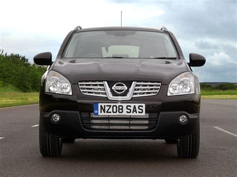 Nissan Qashqai 2007 interior con alfombrillas