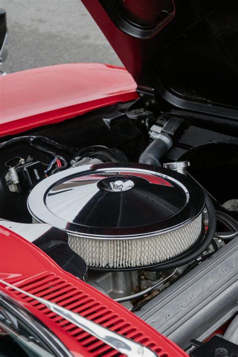 Primer plano de un motor de coche clásico